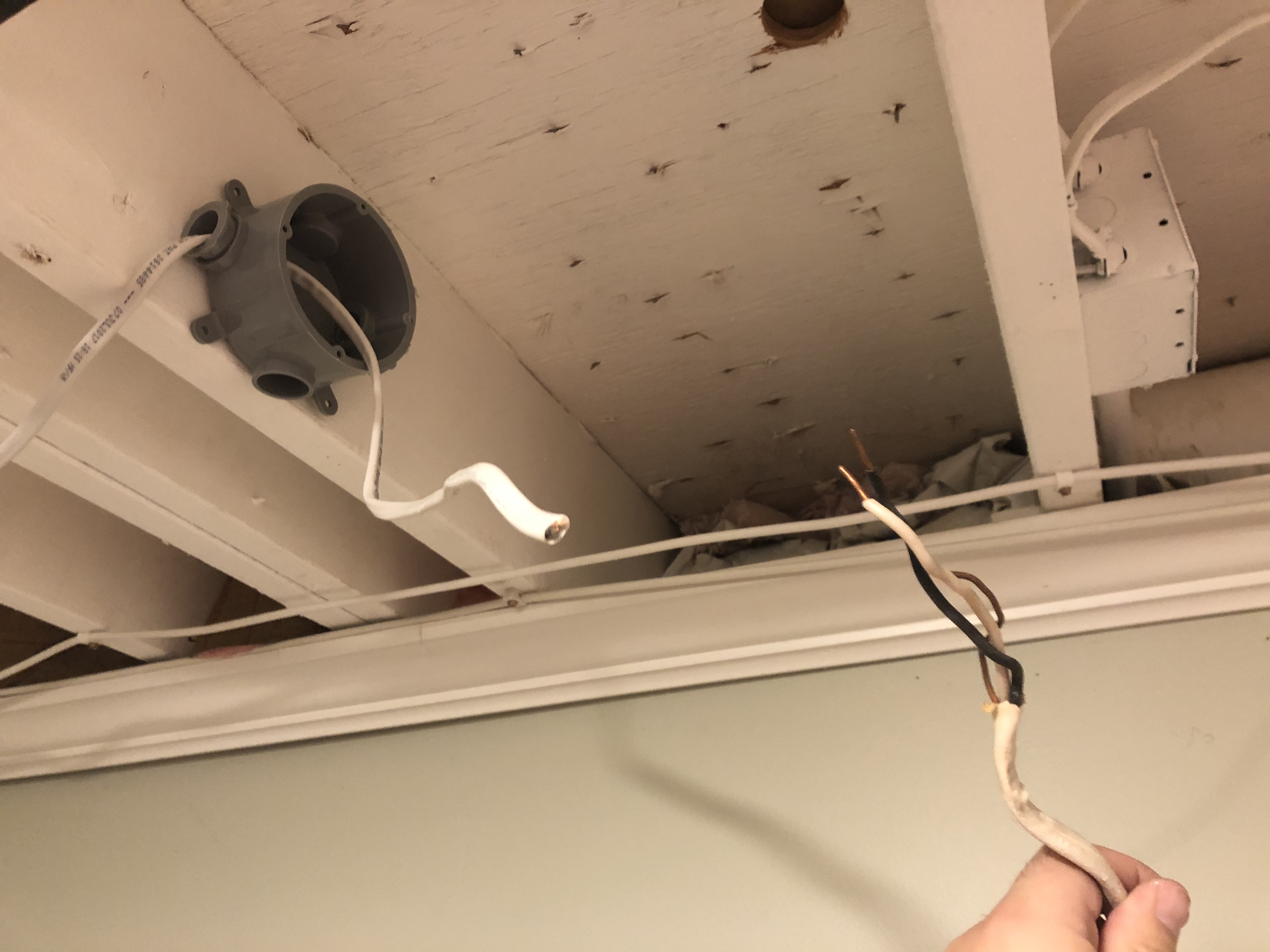 尊龙凯时电缆分享冬天电缆的注重事项