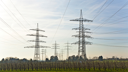 【尊龙凯时电缆】导致电线电缆绝缘降低的缘故原由